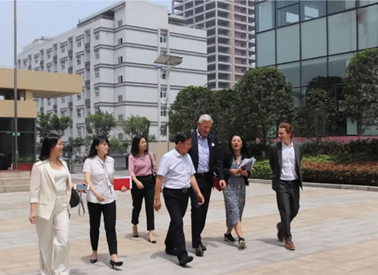 加拿大驻华大使鲍达民一行参访ag公司公司