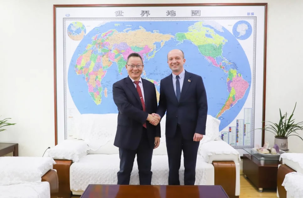 白俄罗斯驻华大使馆公使参赞到访ag公司，共拓国际合作新机遇